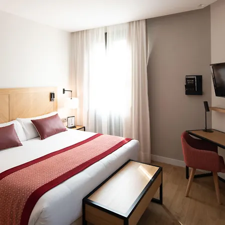 Отель Catalonia Eixample 1864 4*